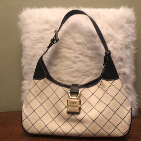 Dooney & Bourke Handbags - Dooney and Bourke  Shoulderbag